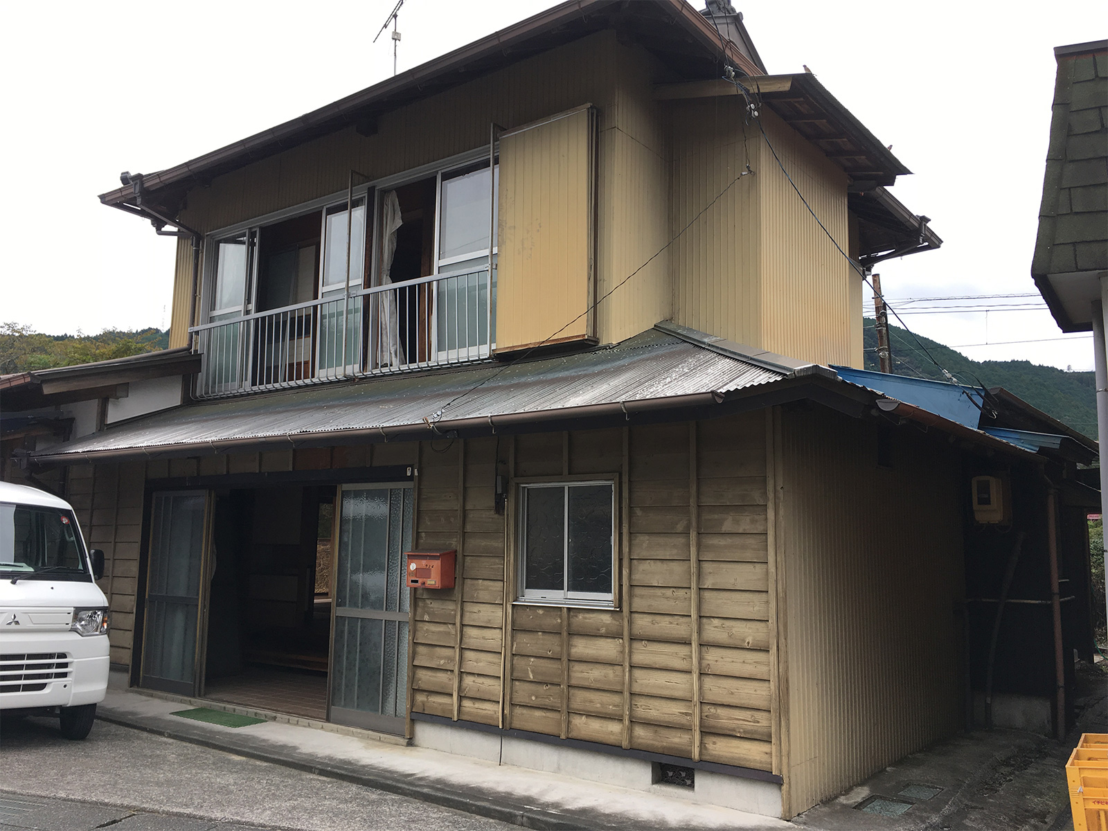 リノベーション前の古民家外観
