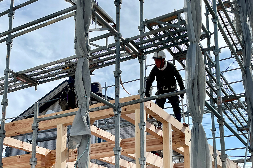 足場業者の作業風景